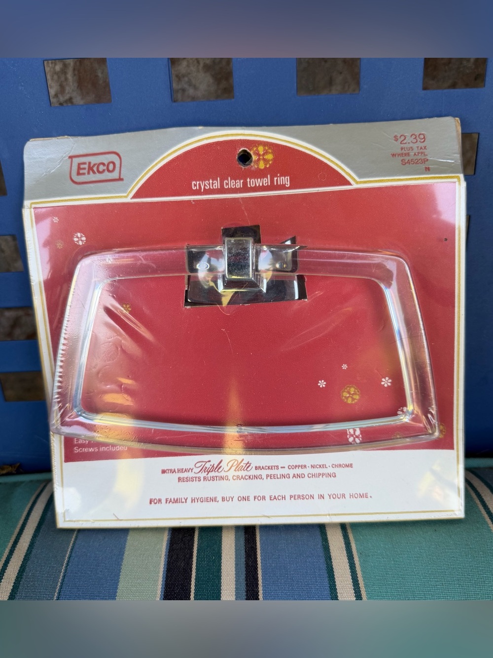 🍒💣 Vintage MCM Ekco crystal clear towel ring